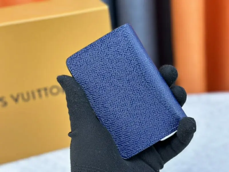 louis vuitton lv card case in blue pour unisexe s_11b21151